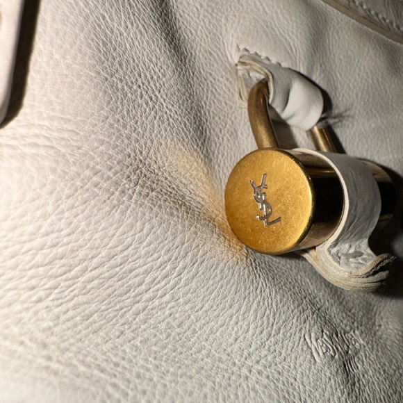 Yves Saint Laurent Cream Shoulder Bag with Gold Details - Picture 7 of 9